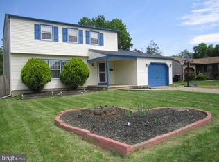 3 Hamilton Dr, Laurel Springs, NJ 08021