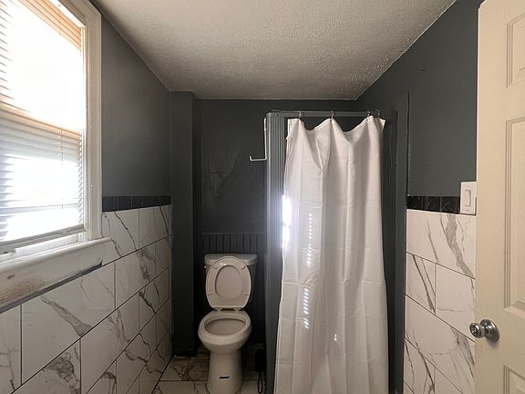 4th image of 432 Clark Ave APT B