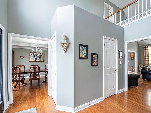 4th image of 3197 Caversham Park Ln