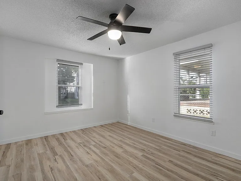 301 W State St #D — Photo 10