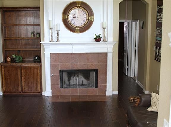 4th image of 8041 Owens St