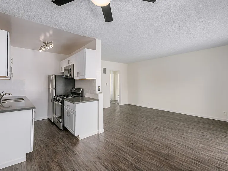 1808 N Harvard Blvd — Photo 4