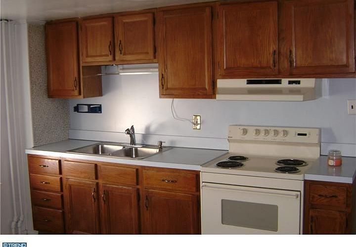 2nd image of 803 Colbert St