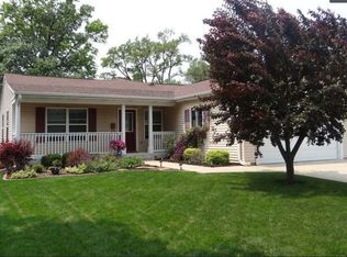 668 Rochelle Ter, Lombard, IL 60148