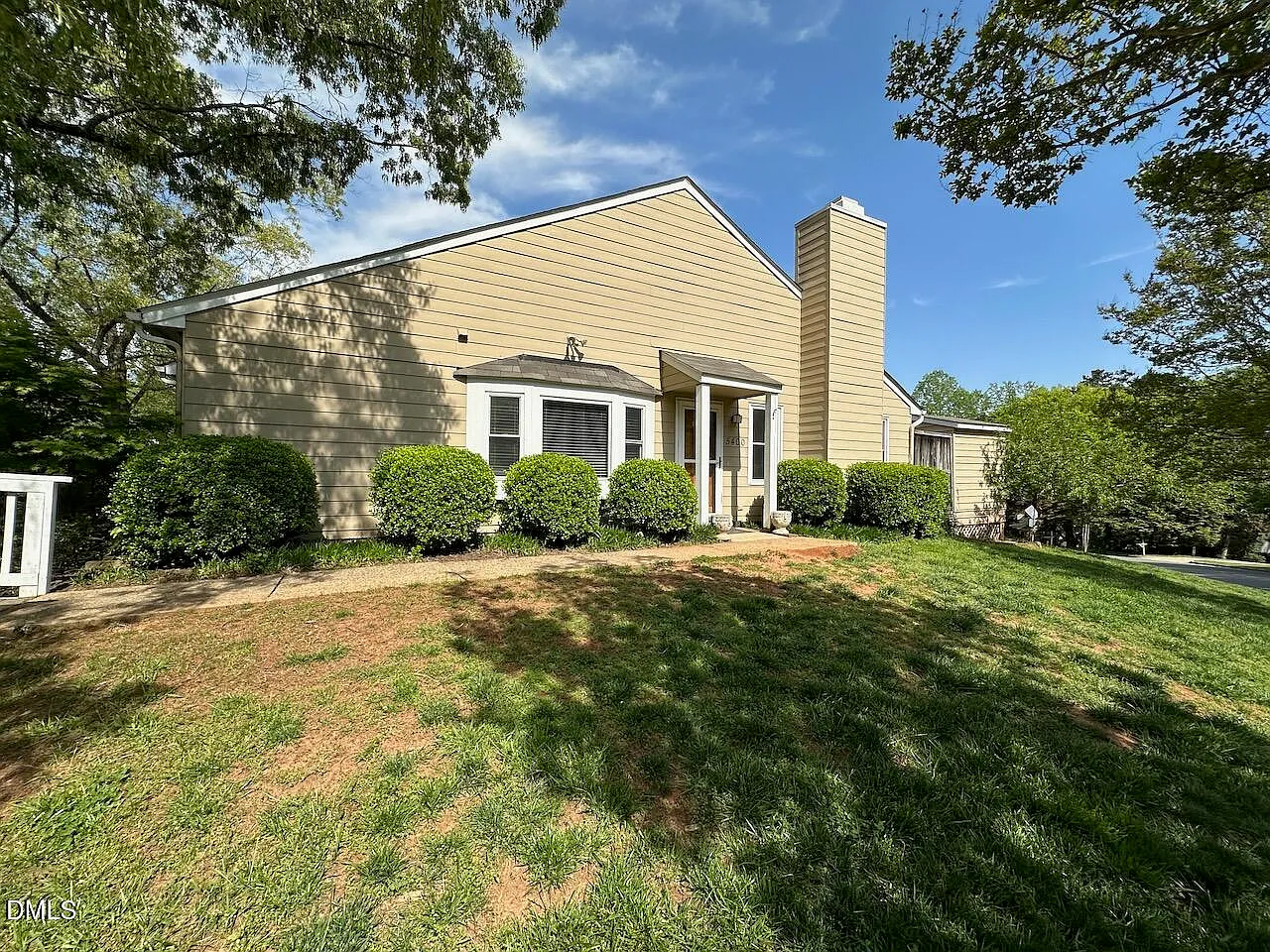 2 bed, 2.0 bath, 1166 sqft, $1,695 — Photo 2