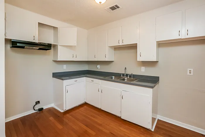 9208 Marilyn Dr — Photo 4