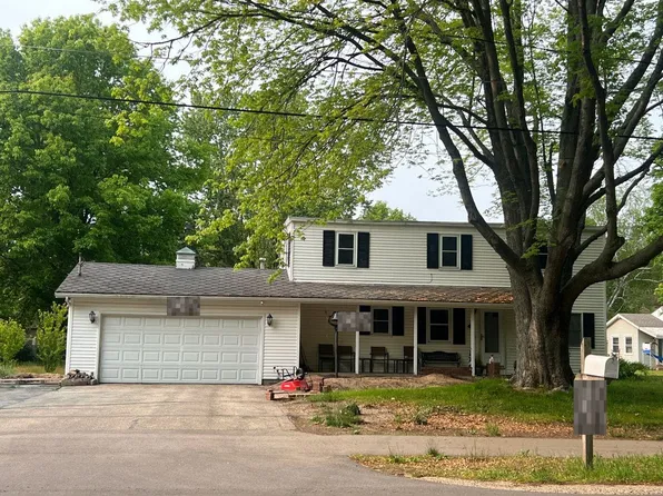 1829 W 32nd St, Holland, MI 49423