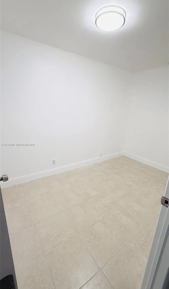 Lakes Of Jacaranda Condo — Photo 3