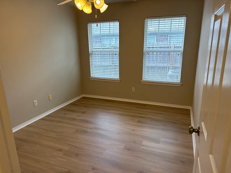 1586 N Evening Shade Dr — Photo 9