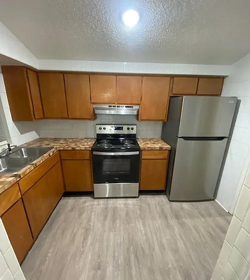 344 5th Ave #B — Photo 3