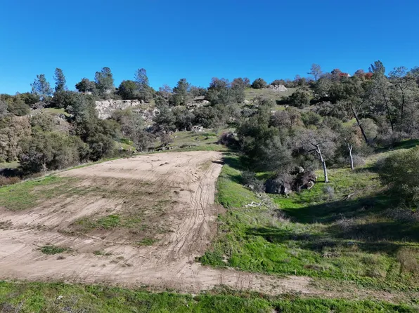 1 Country Oak Ln, Prather, CA 93651