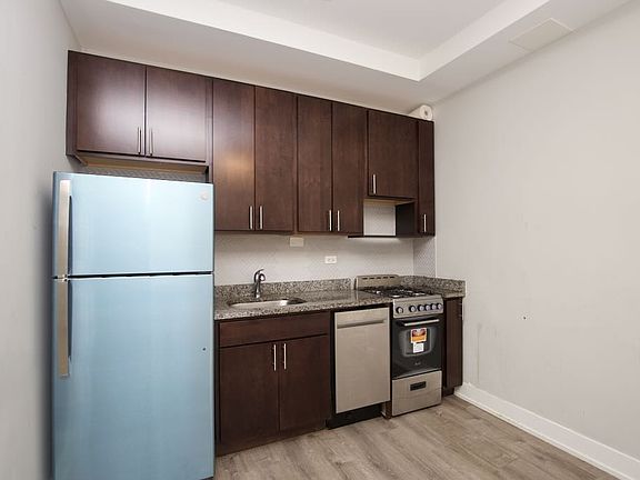 2nd image of 4851 N Damen Ave