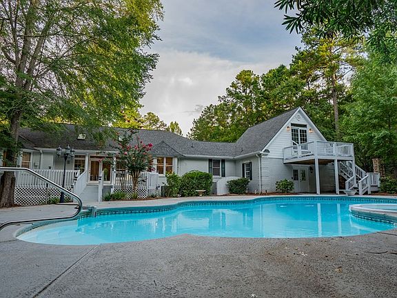 4th image of 162 Oak Leaf Cir