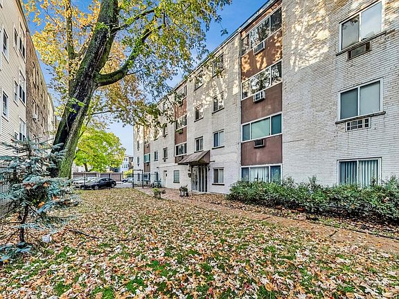 2nd image of 1441 W Farwell Ave APT 3B