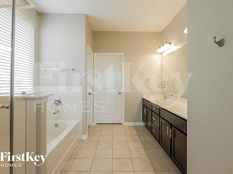 12524 Jetty Cove Dr — Photo 10