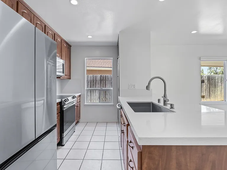 5892 Oak Meadow Dr — Photo 12