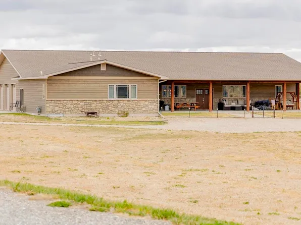 6 Prairie Schooner Dr, Cody, WY 82414
