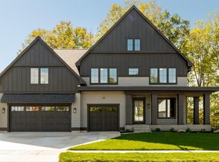 711 Shawnee Woods Rd, Hamel, MN 55340