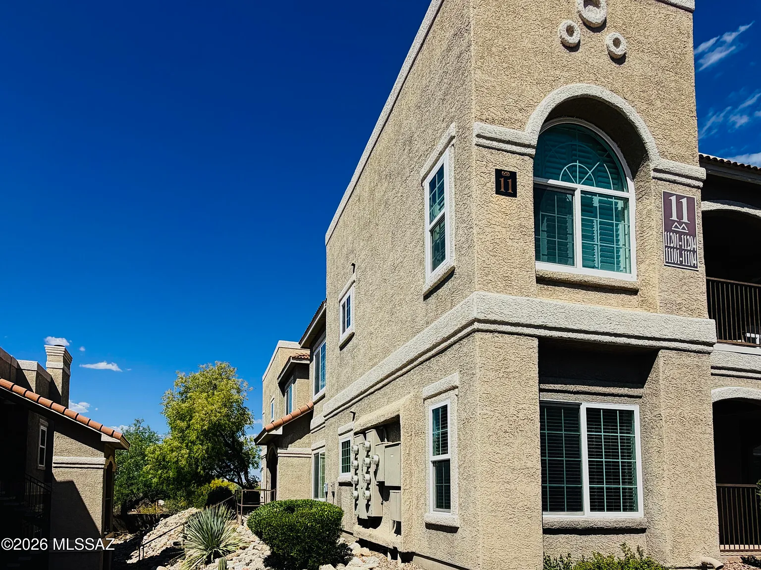 3 bed, 2.0 bath, 1268 sqft, $1,550 — Photo 2