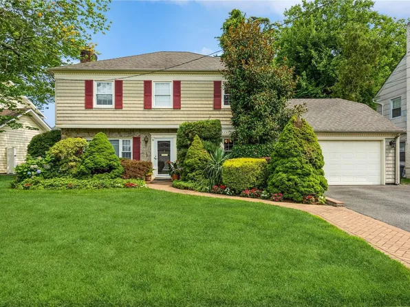 76 Johnson Place, Woodmere, NY 11598