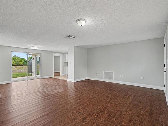 5th image of 7037 Magnolia Valley Dr