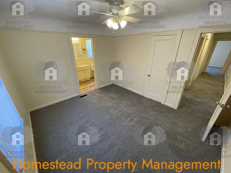 287 SE Ash St — Photo 16