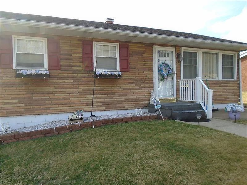 31 Russell St photo 1