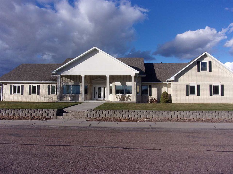 3315 Sunset Dr, North Platte, NE 69101 Zillow
