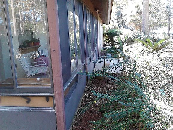 3rd image of 320 Wellington Dr