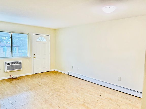 3rd image of 3348 Bruner Ave #3