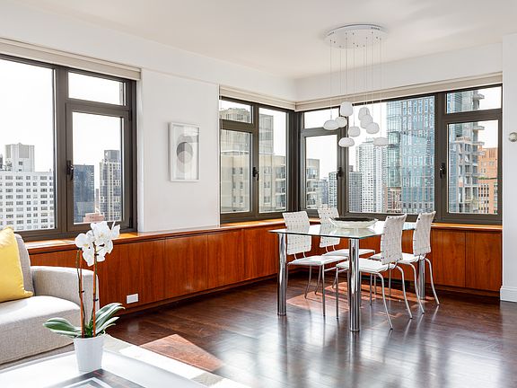 3rd image of 160 E 65th St APT 30F
