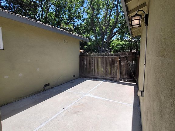5th image of 497 Sherwood Way