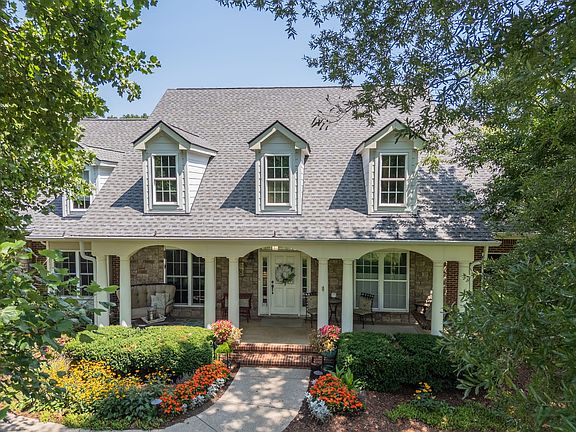4th image of 1924 Evergreen Rd