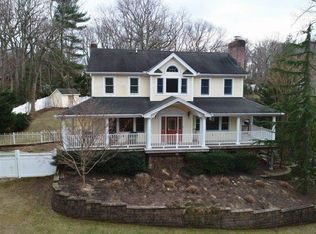 1 Glenview Ave, Northport, NY 11768