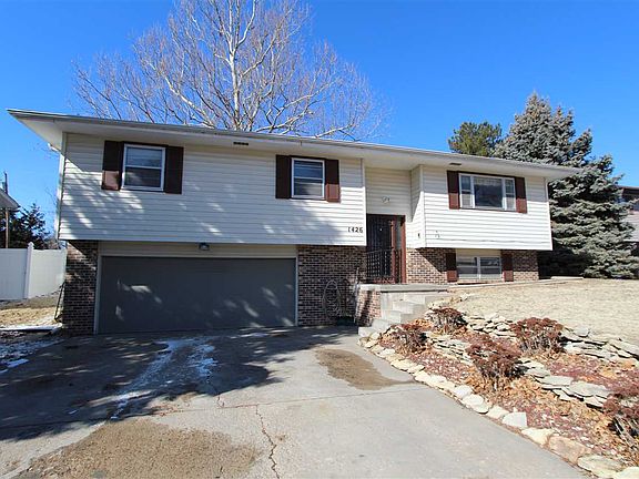 2nd image of 1426 Highland Dr
