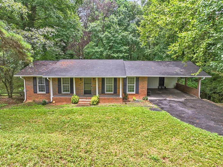 246 Barbara Ln SW — Photo 2
