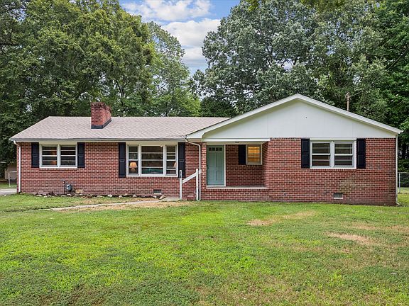 2nd image of 304 Harwood Dr #1