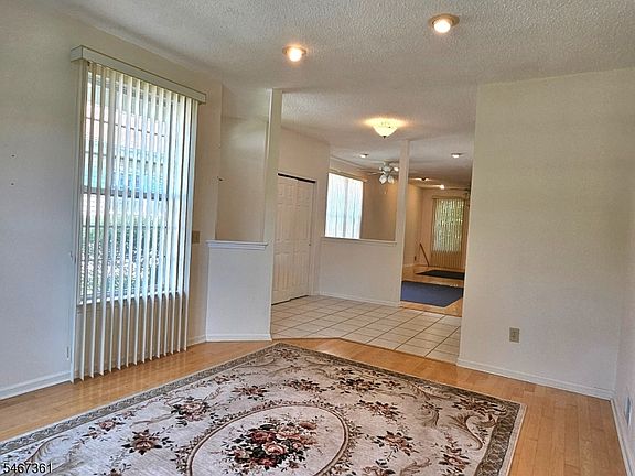 3rd image of 157 Sandpiper Rd