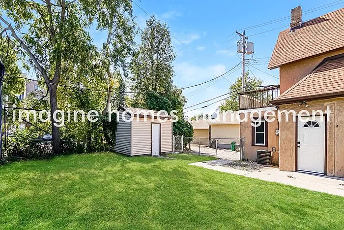 916 20th Ave NE — Photo 16