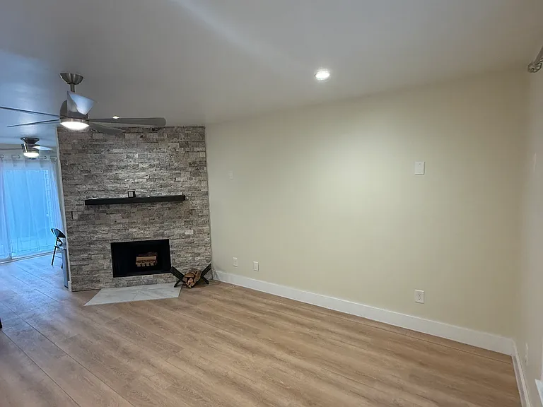 104 Friar Ln — Photo 5