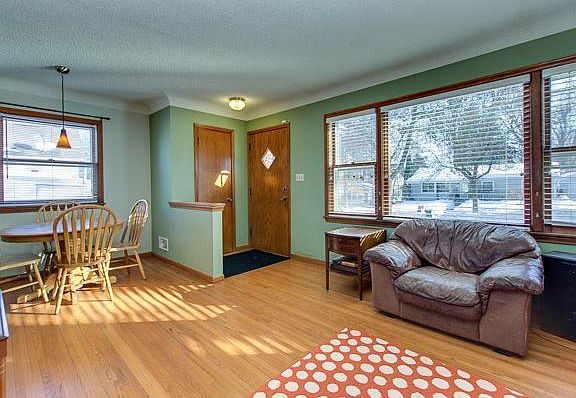 2nd image of 1077 Cumberland St