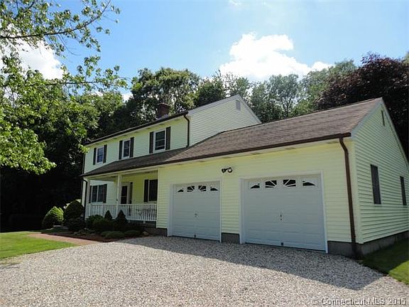3rd image of 9 Cedar Hill Ln
