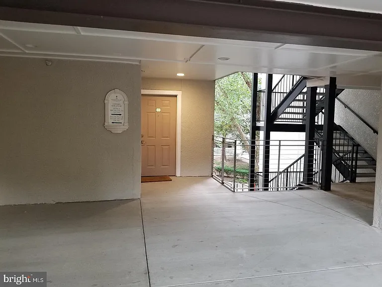 1504 Lincoln Way #212 — Photo 4