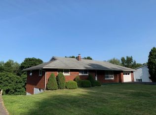 318 Cyprus Ln, Endicott, NY 13760