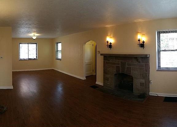 3rd image of 163 Lakewood Ave