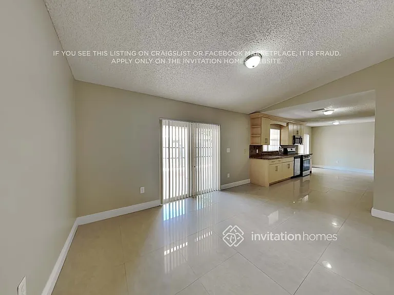 1086 NW 128th Ave — Photo 4