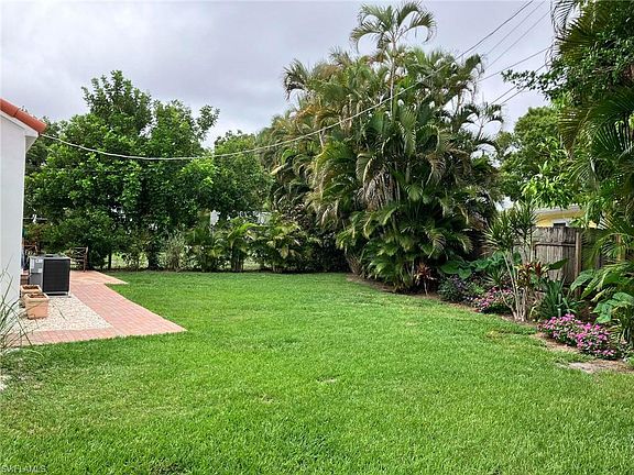 3rd image of 2462 Cortez BLVD