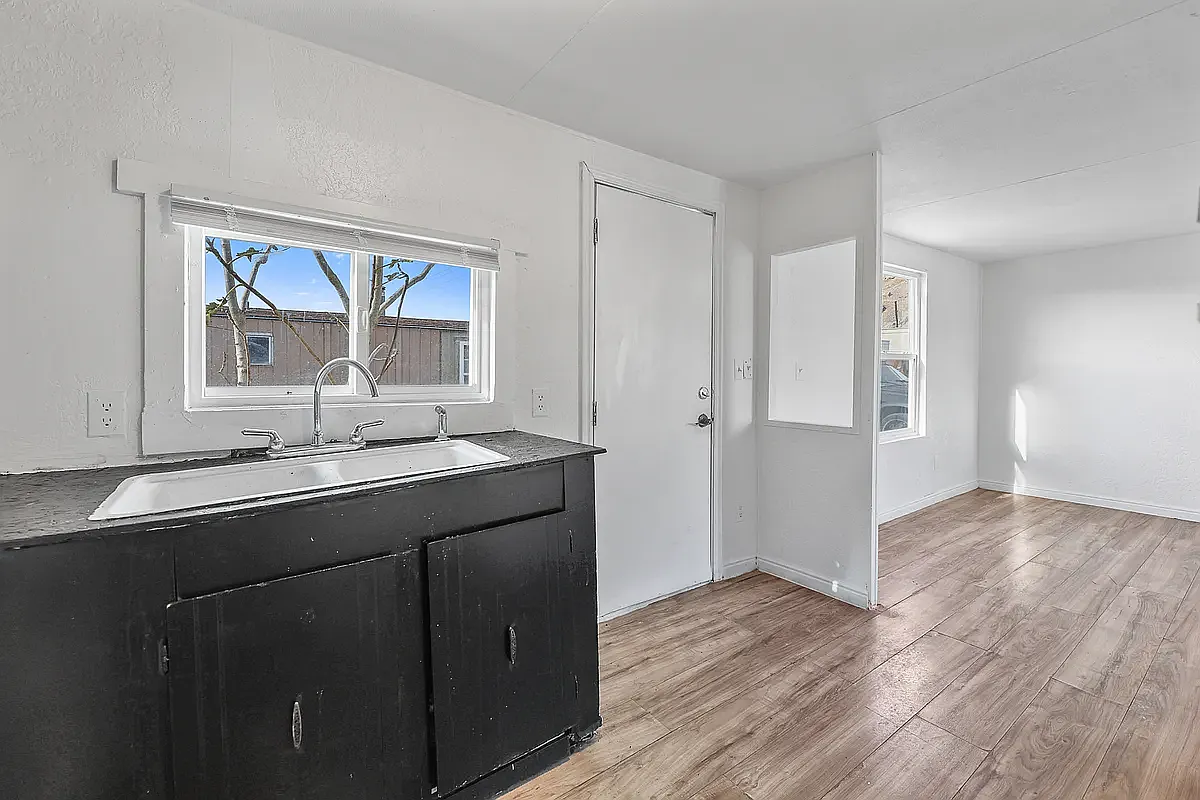 1 bed, $500 — Photo 4