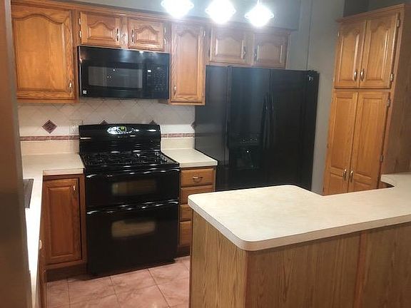 5th image of 903 1st St