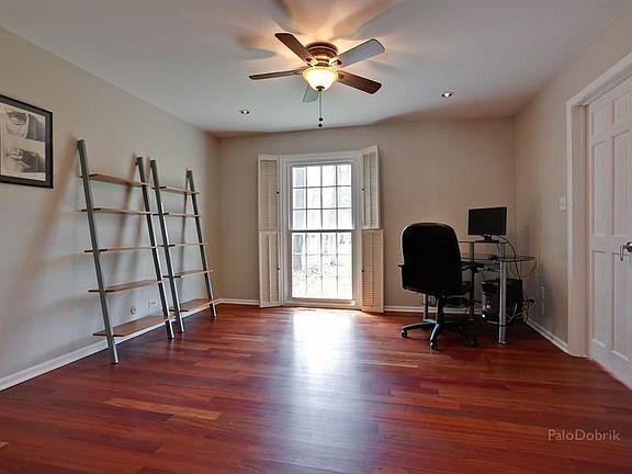 4th image of 31 Oxford Dr